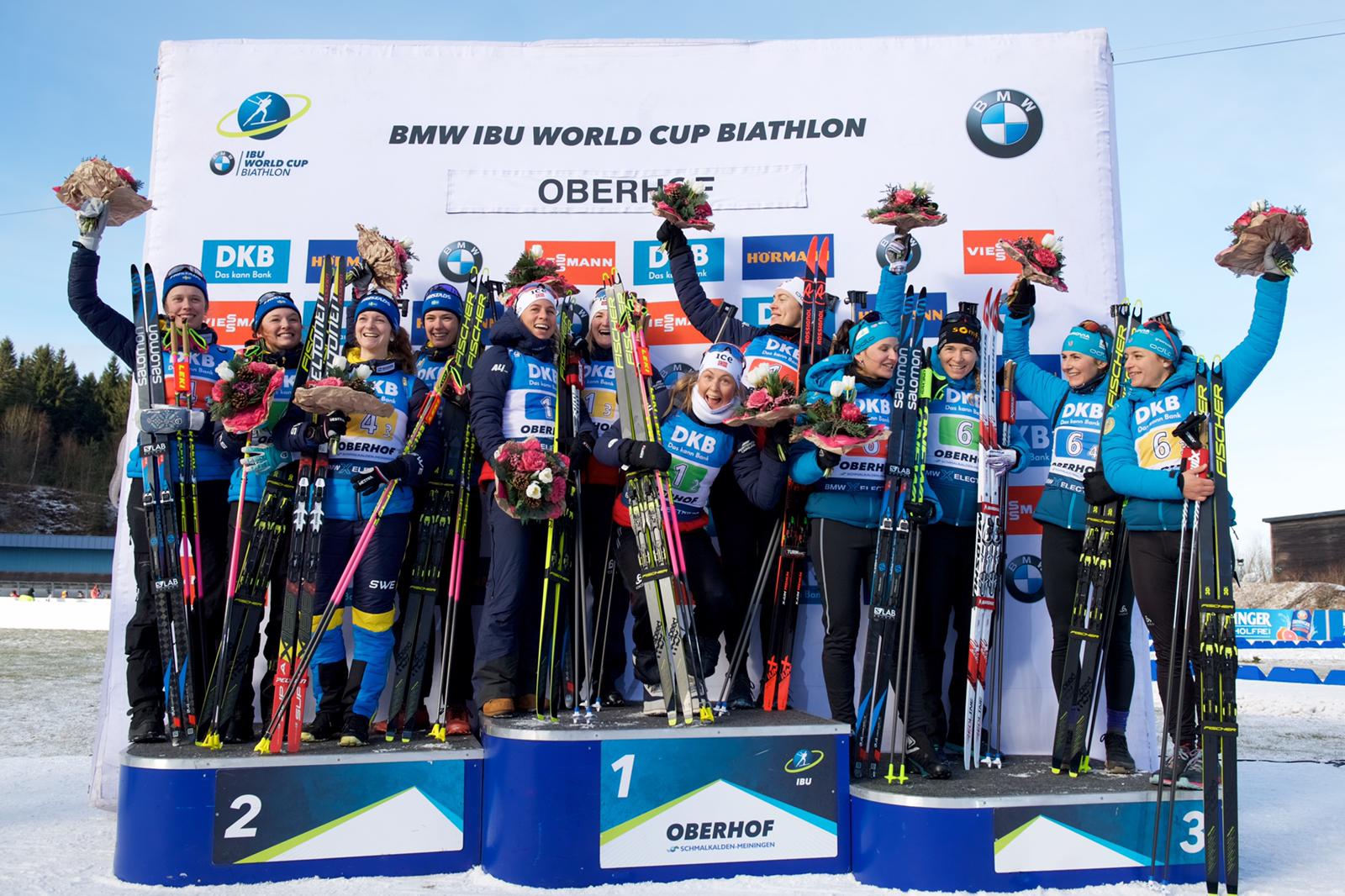 награждение биатлона. биатлон награждение. награждение биатлона. награждение лыжников. сборная россии по биатлону эстафета мужчины подиум.